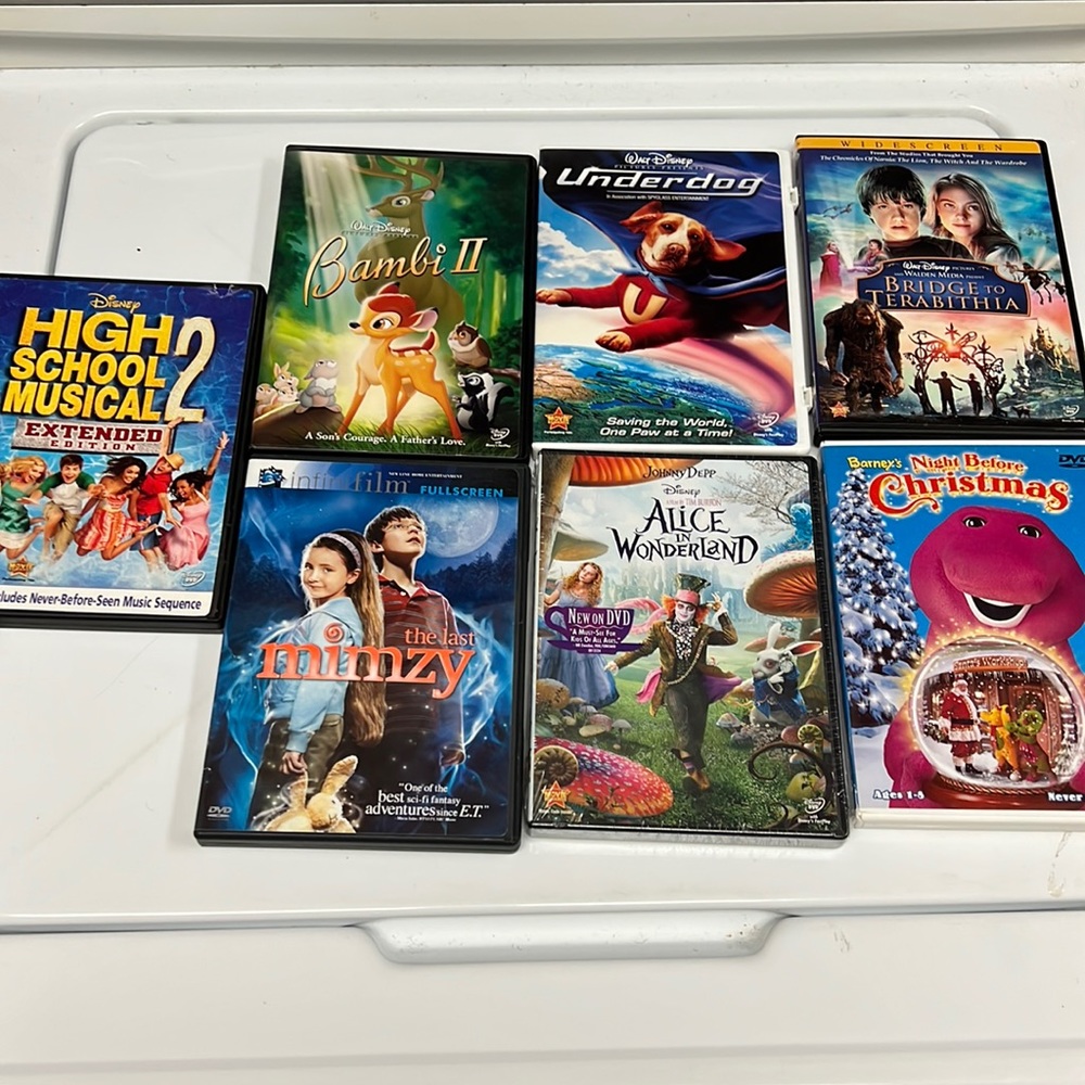 7 children DVDs Bambi, underdog,mimzy,bridge to terabithia,Alice in wonderland - Picture 1 of 1
